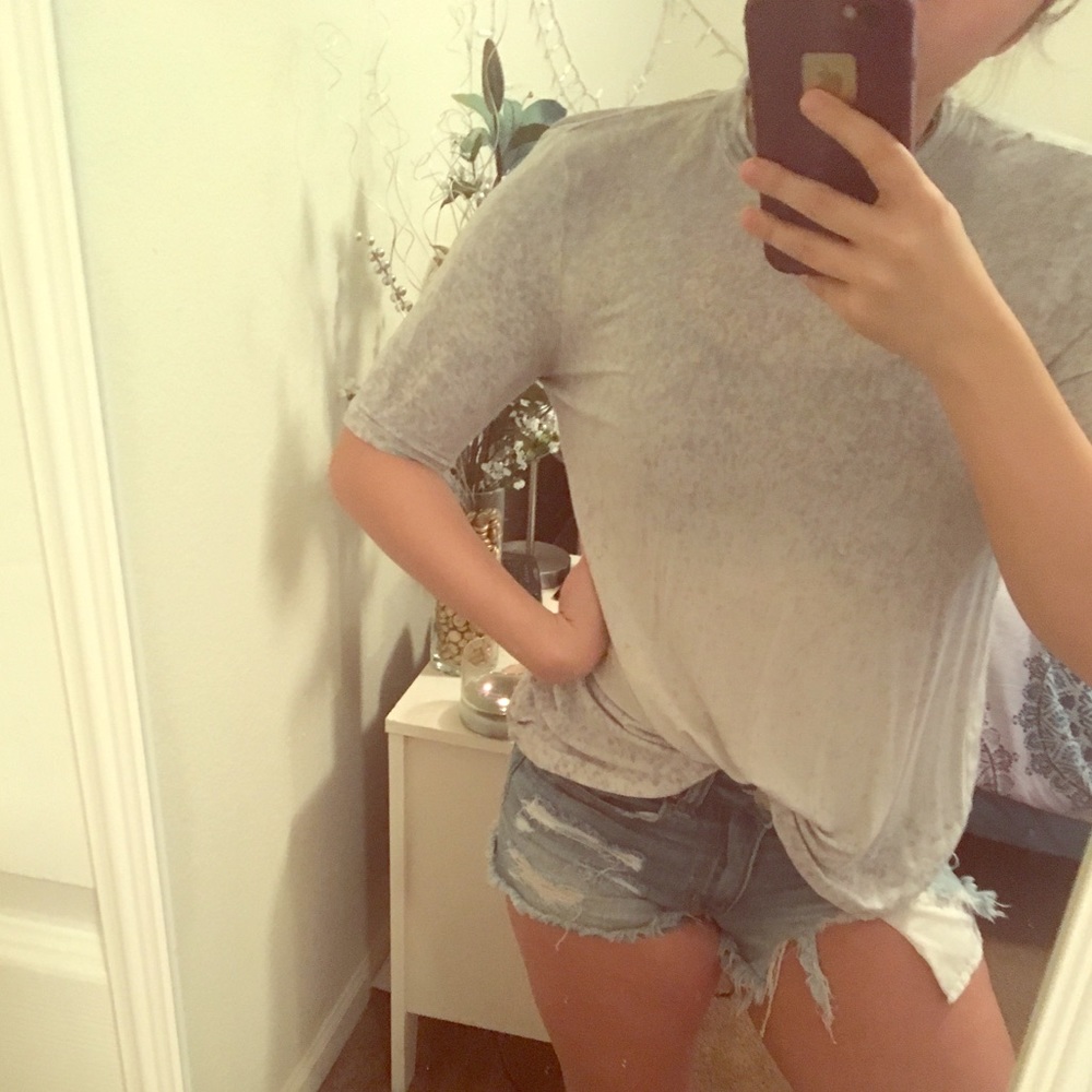 Cute open back ombré shirt